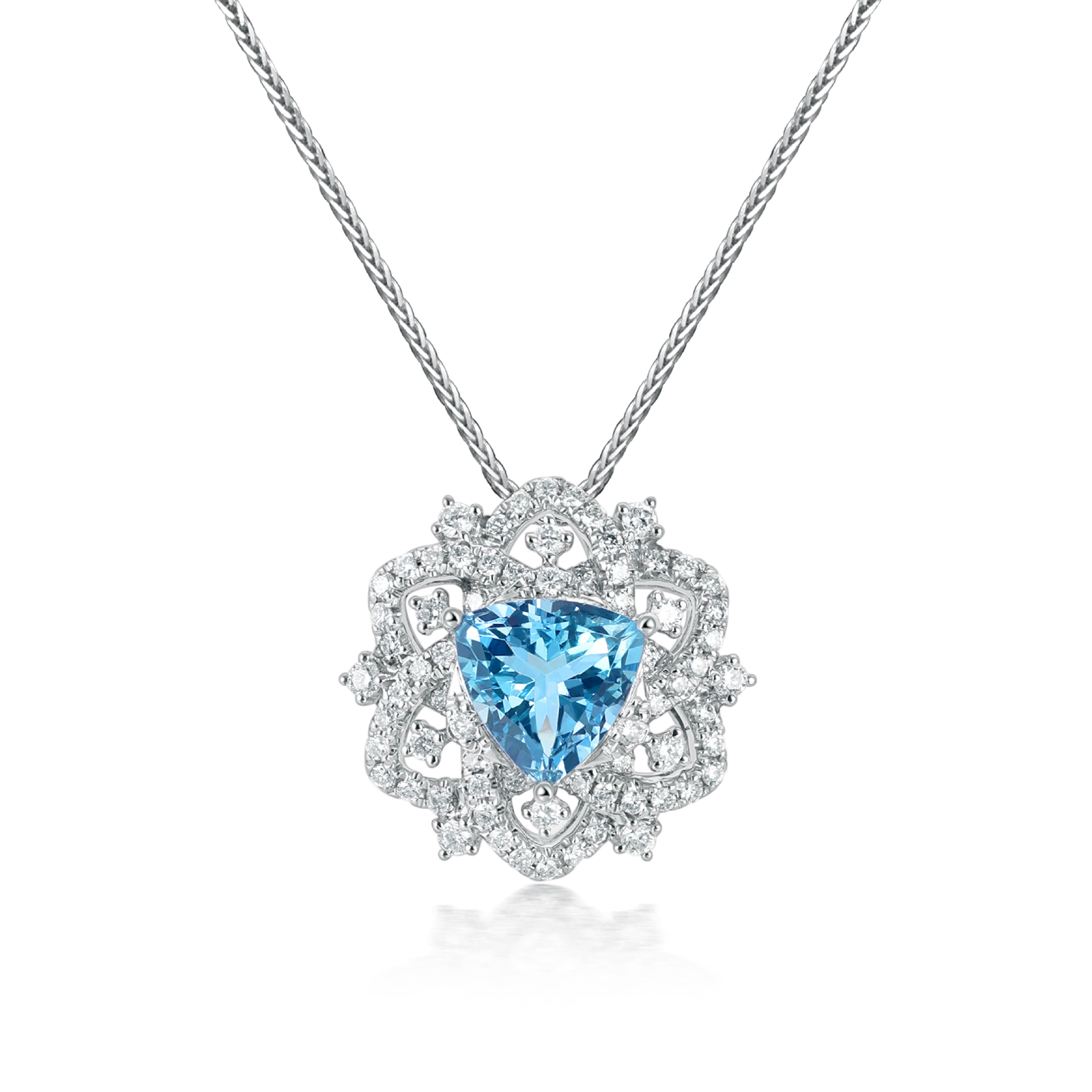 Snowy Serenity Collection Necklace Aquamarine 18K